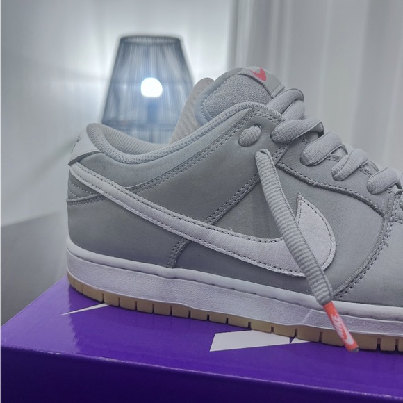 Nike Gray and White Men's Sneakers - Picture 5 of 16